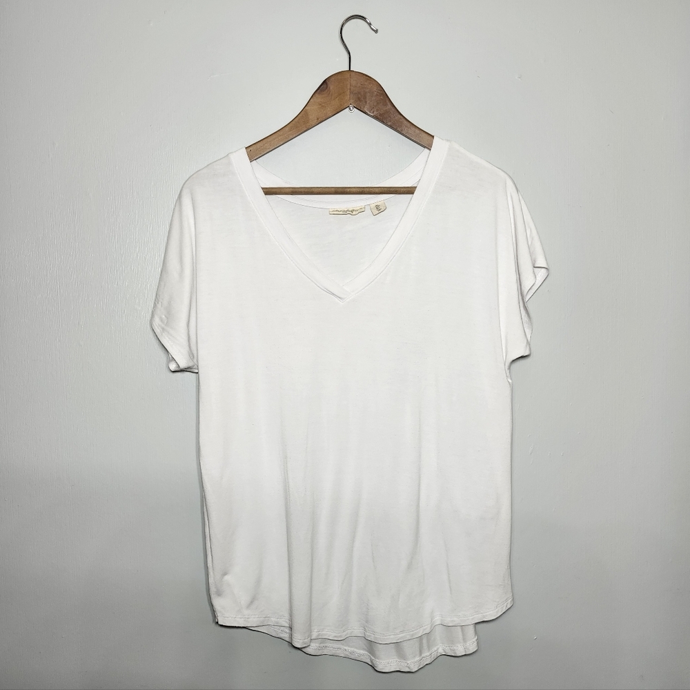 Christian Siriano NY White V-Neck Tee Top